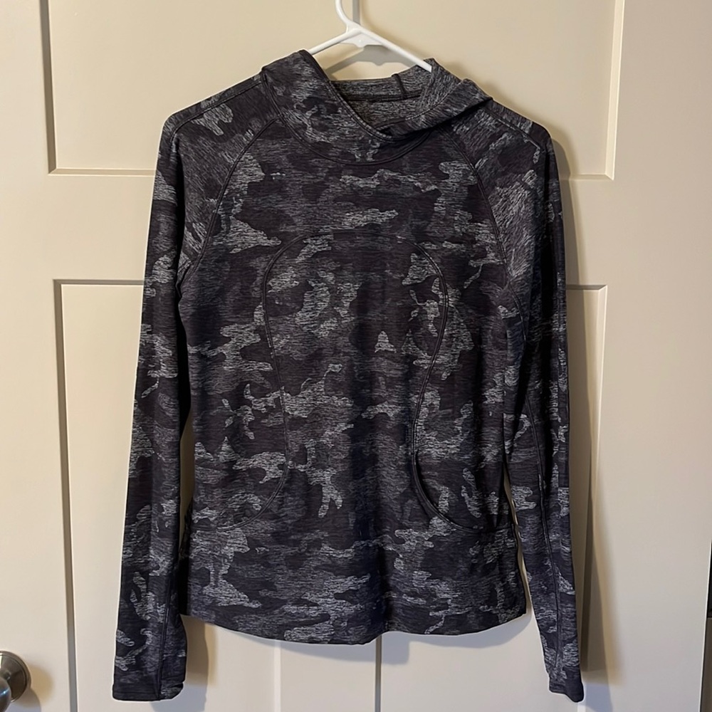 Hooded purple camo pullover long sleeve